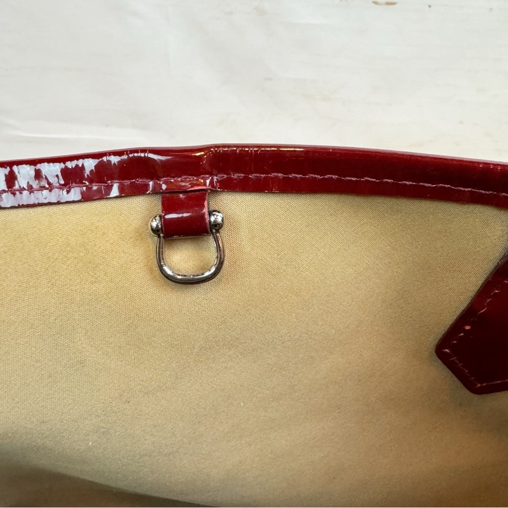 Classic Plaid Tote Bag with Burgundy Trim - Picture 8 of 9